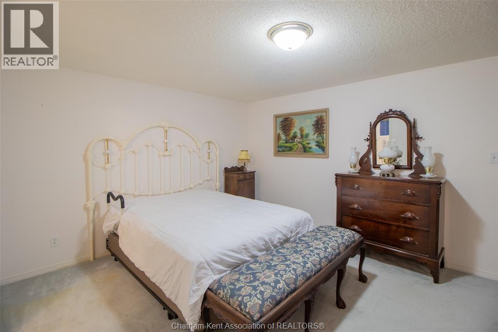 130 REGENCY DRIVE - 15