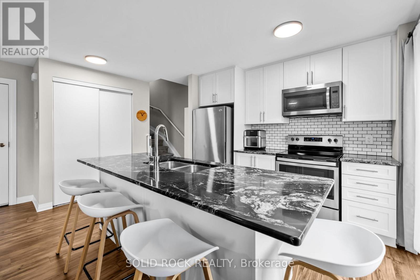 #22 442 VIA VERONA AVENUE - 22