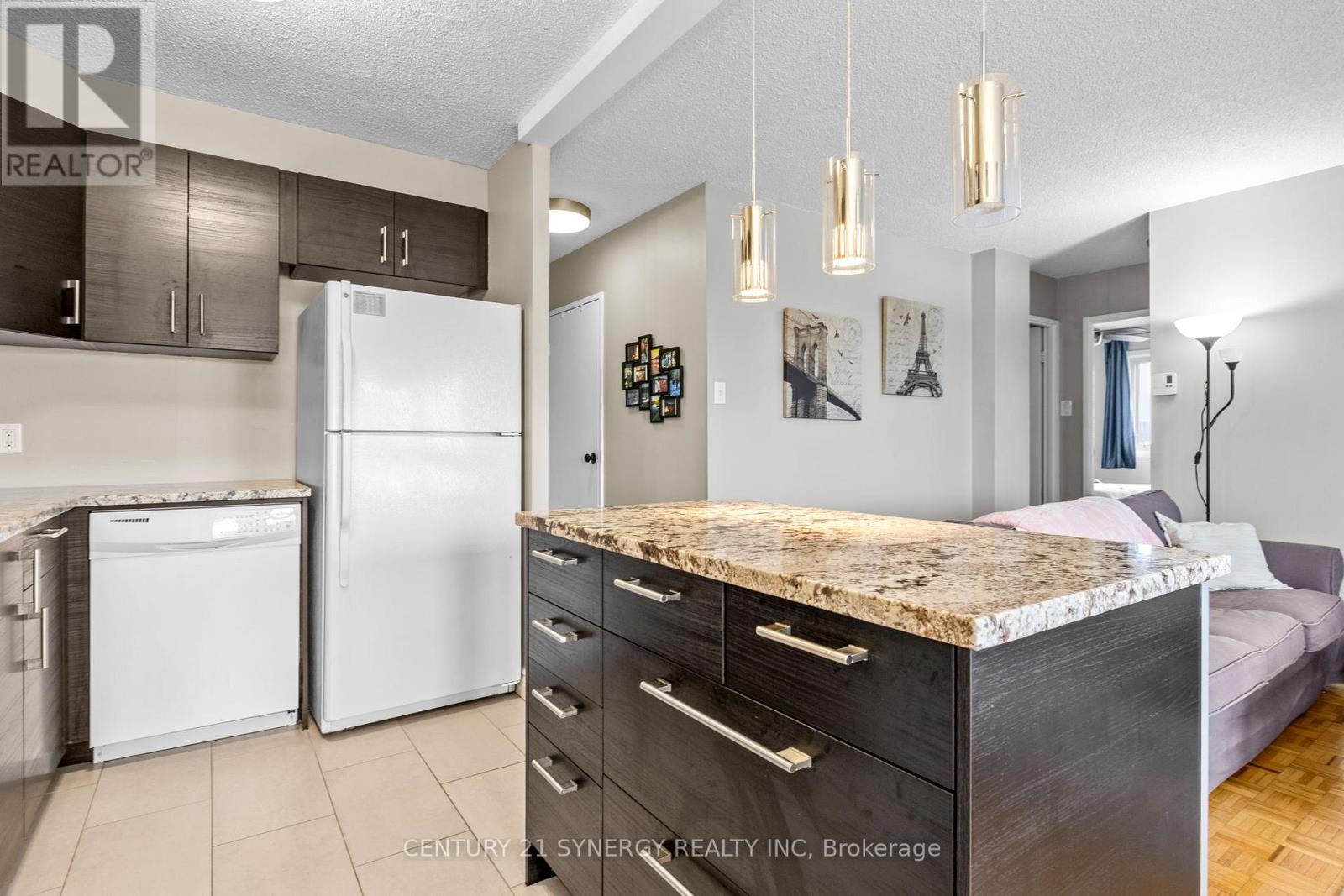 #1009 158A MCARTHUR AVENUE - 12