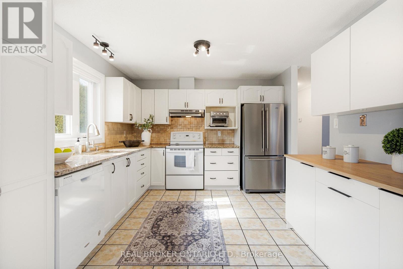 5723 LOYALIST STREET - 12