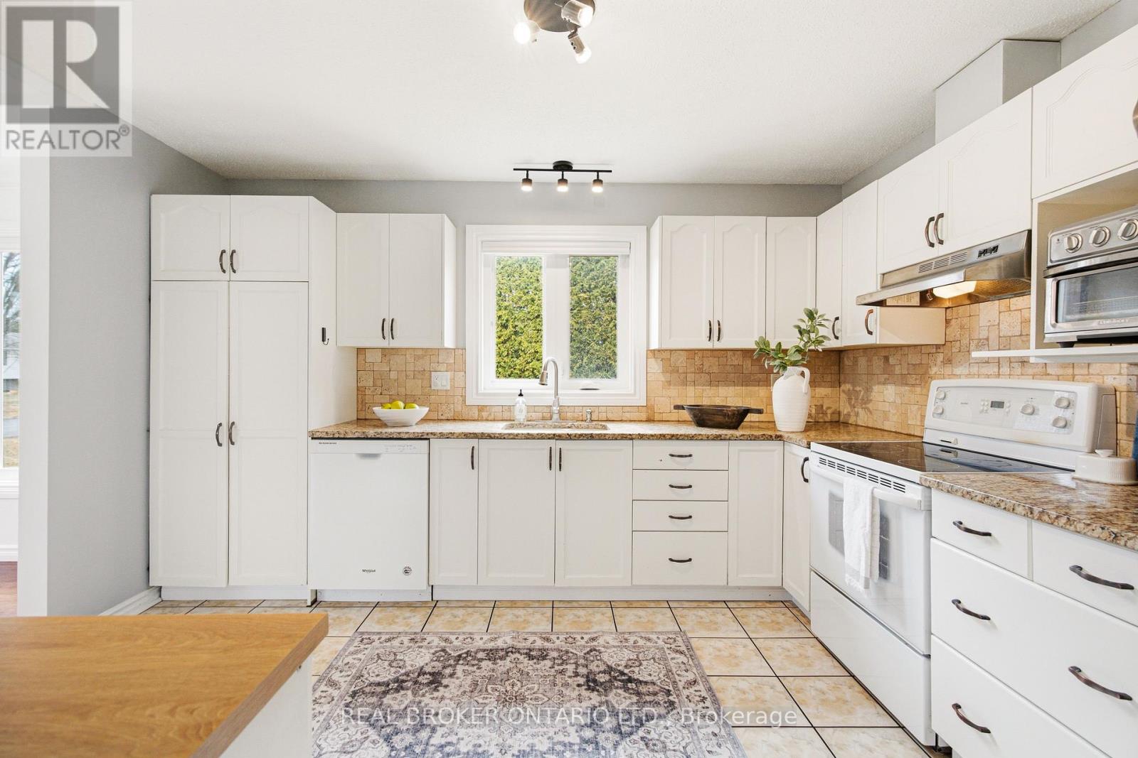 5723 LOYALIST STREET - 14