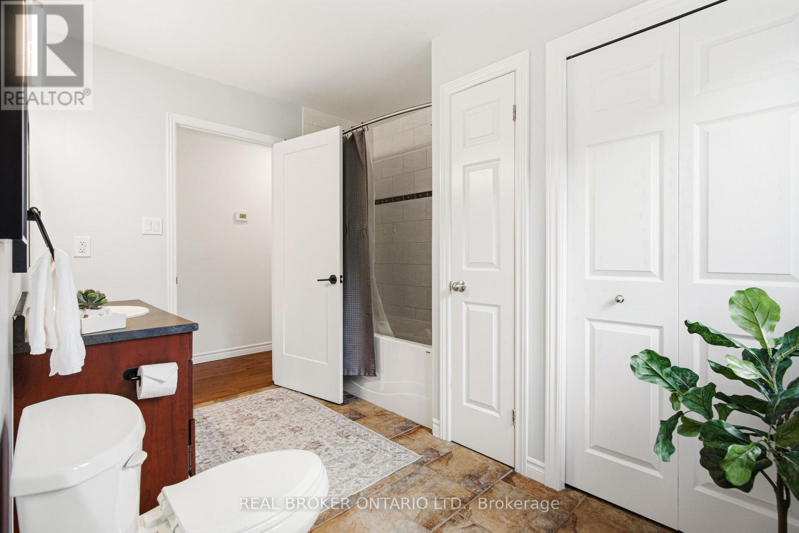 5723 LOYALIST STREET - 19