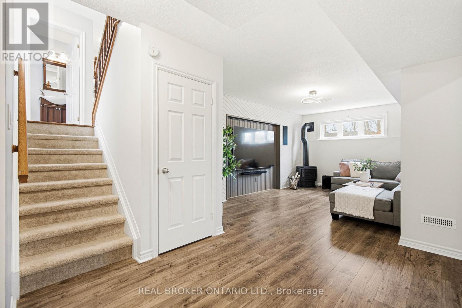 5723 LOYALIST STREET - 24