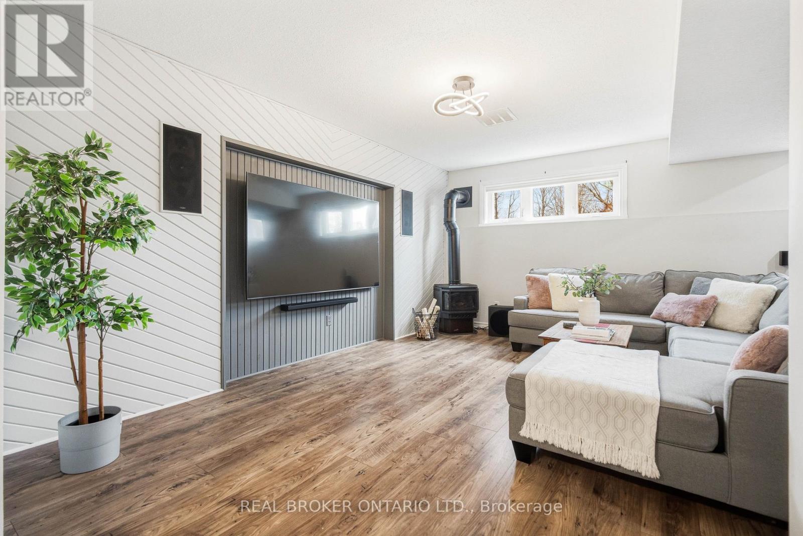 5723 LOYALIST STREET - 25