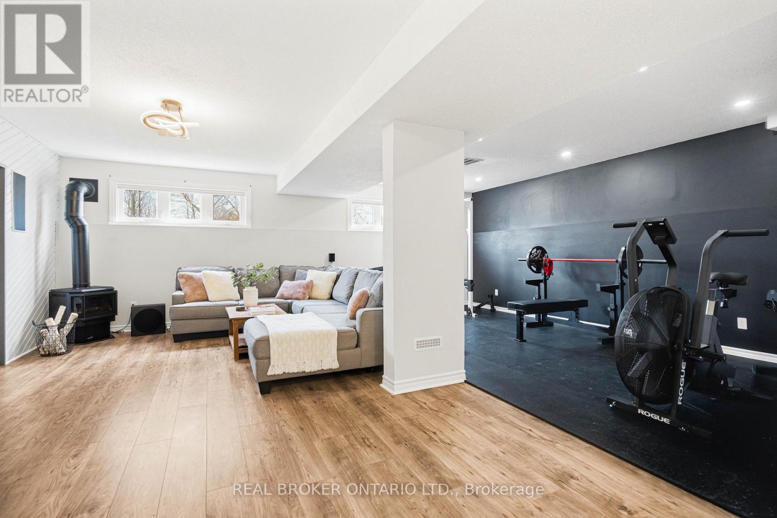 5723 LOYALIST STREET - 28