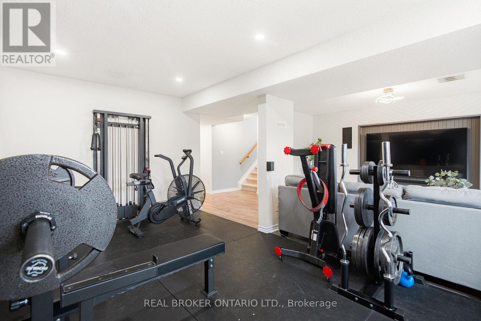 5723 LOYALIST STREET - 29