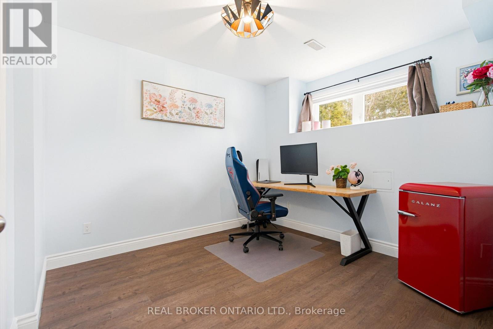 5723 LOYALIST STREET - 31