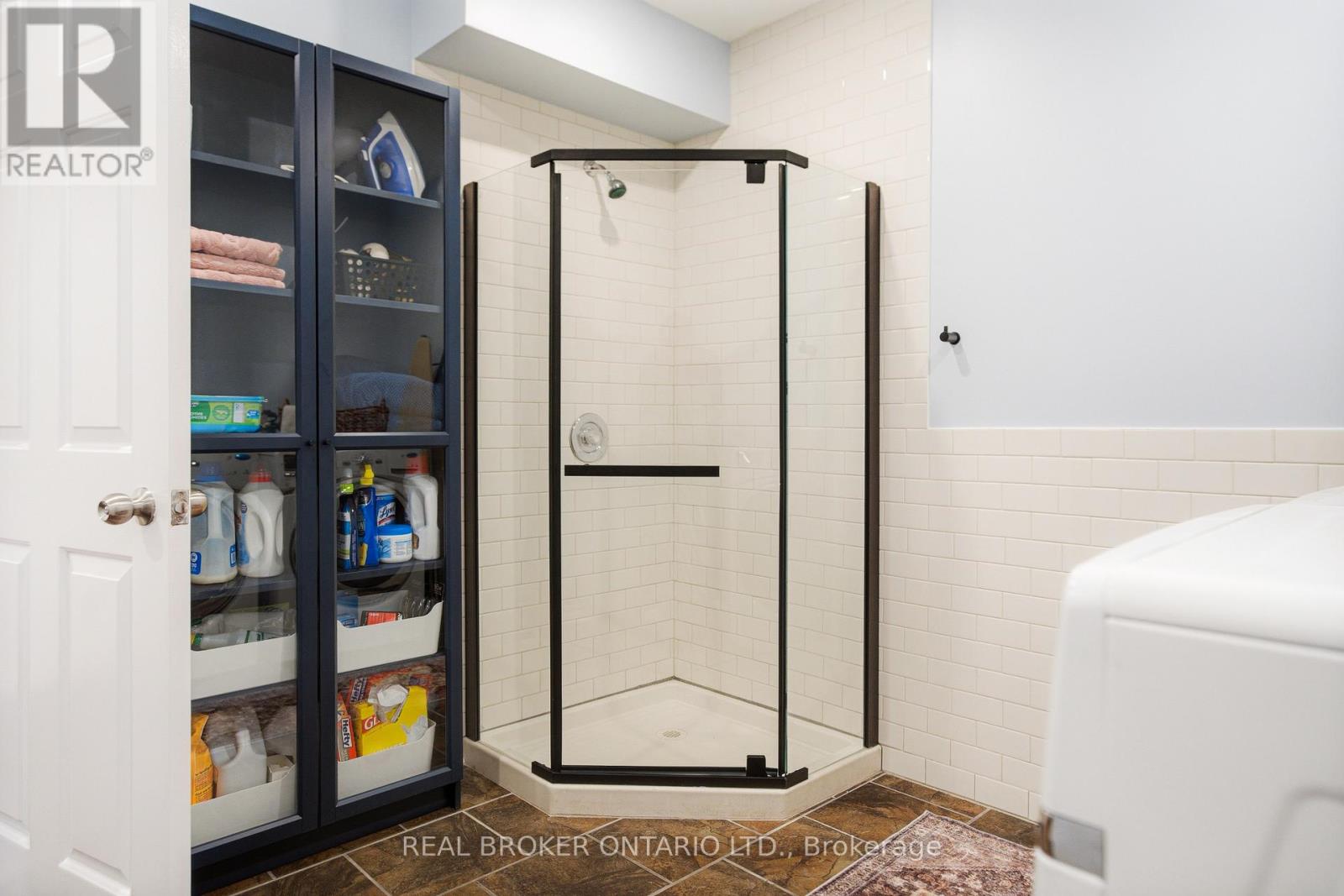 5723 LOYALIST STREET - 33