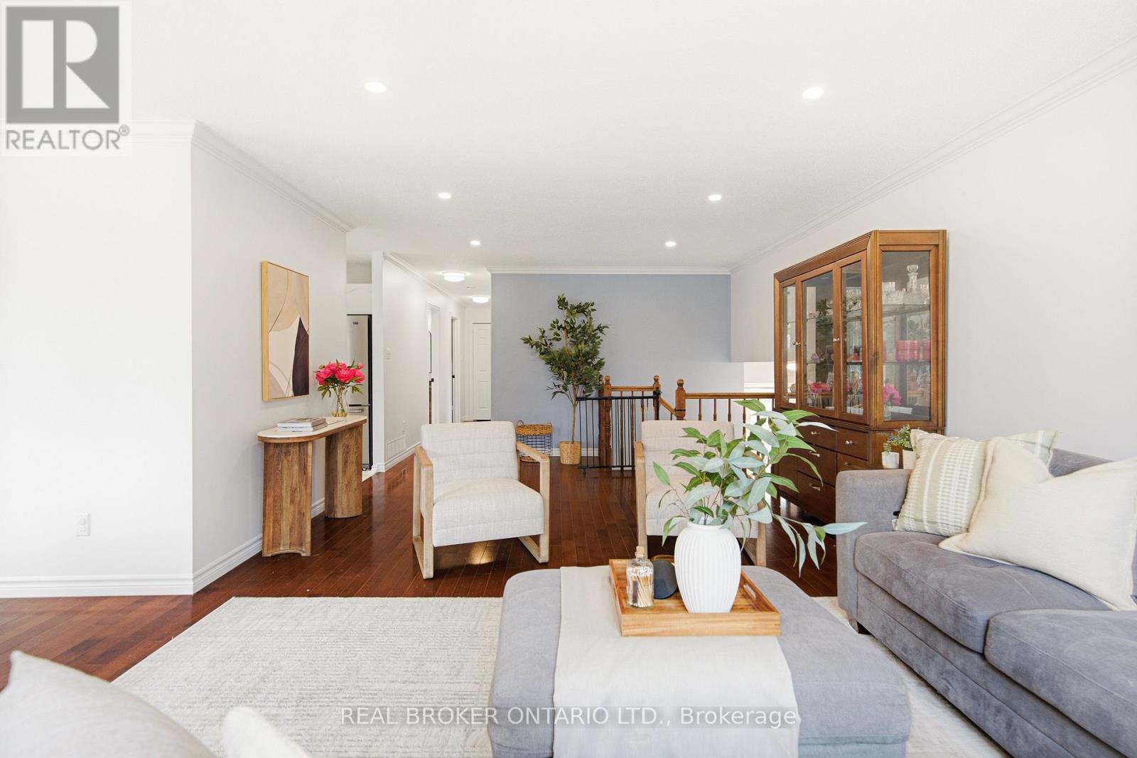 5723 LOYALIST STREET - 8