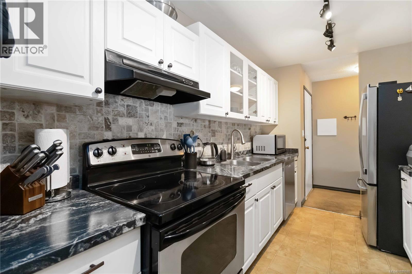 314 3255 Glasgow Avenue, Saanich