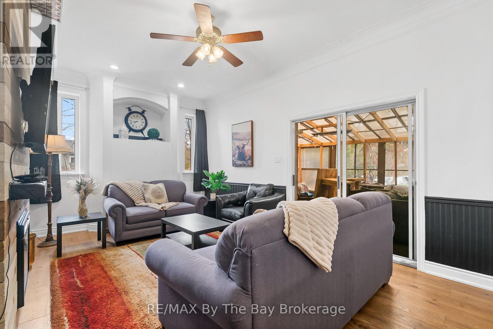 15 DEANNA DRIVE - 10