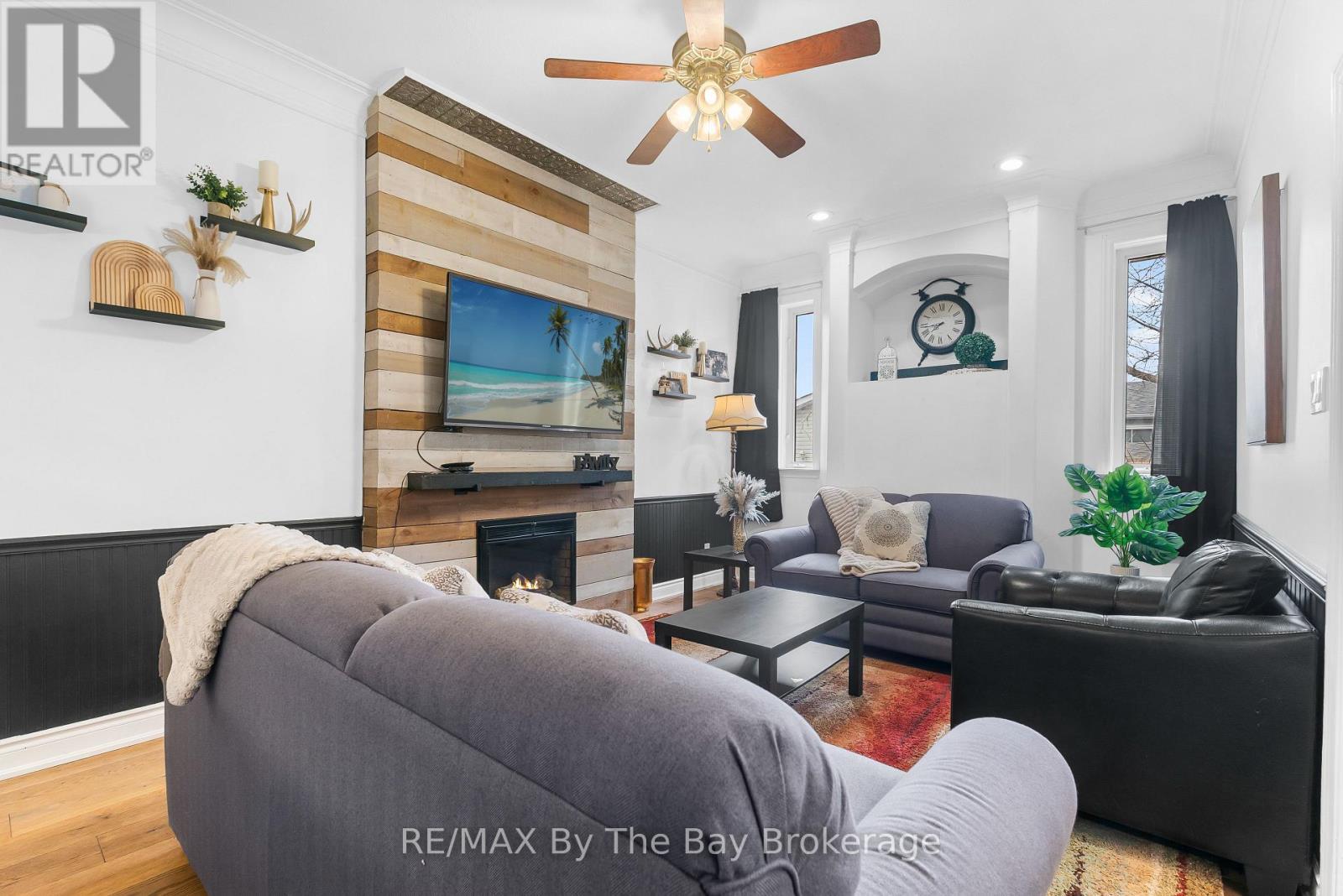 15 DEANNA DRIVE - 11