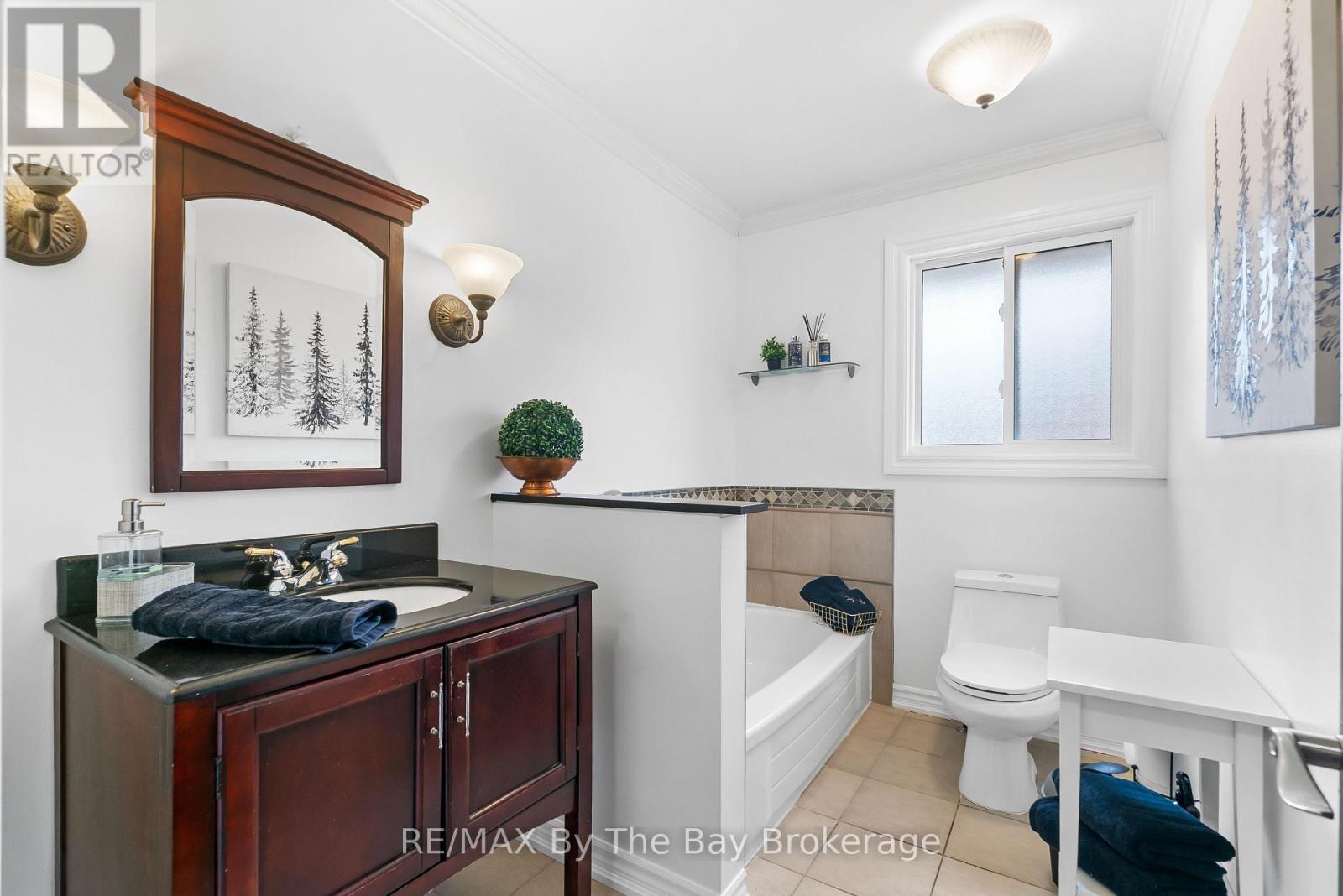 15 DEANNA DRIVE - 25