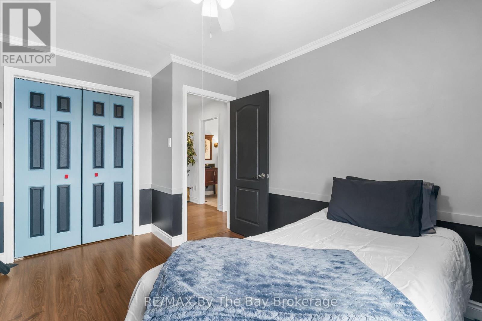 15 DEANNA DRIVE - 27