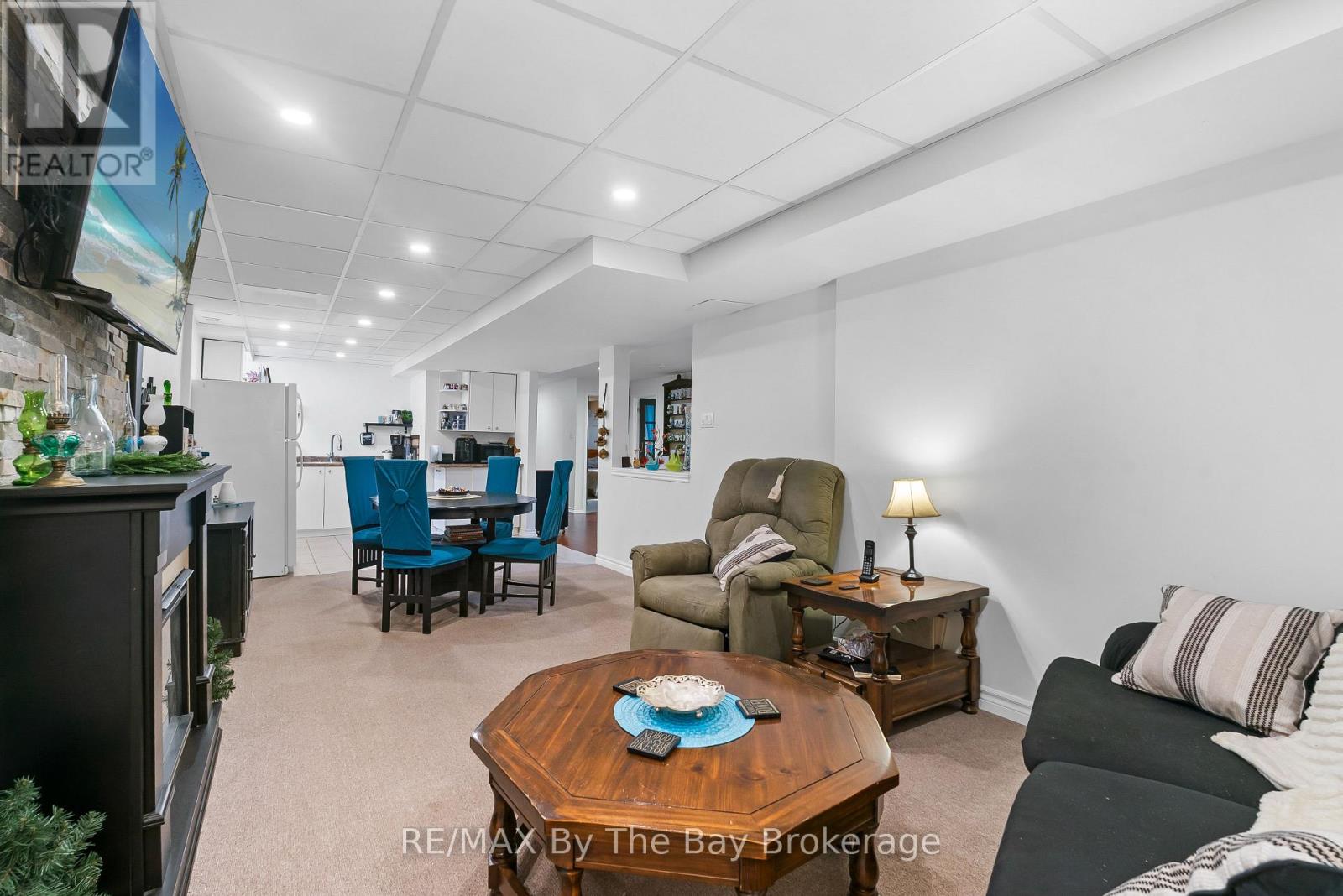 15 DEANNA DRIVE - 34