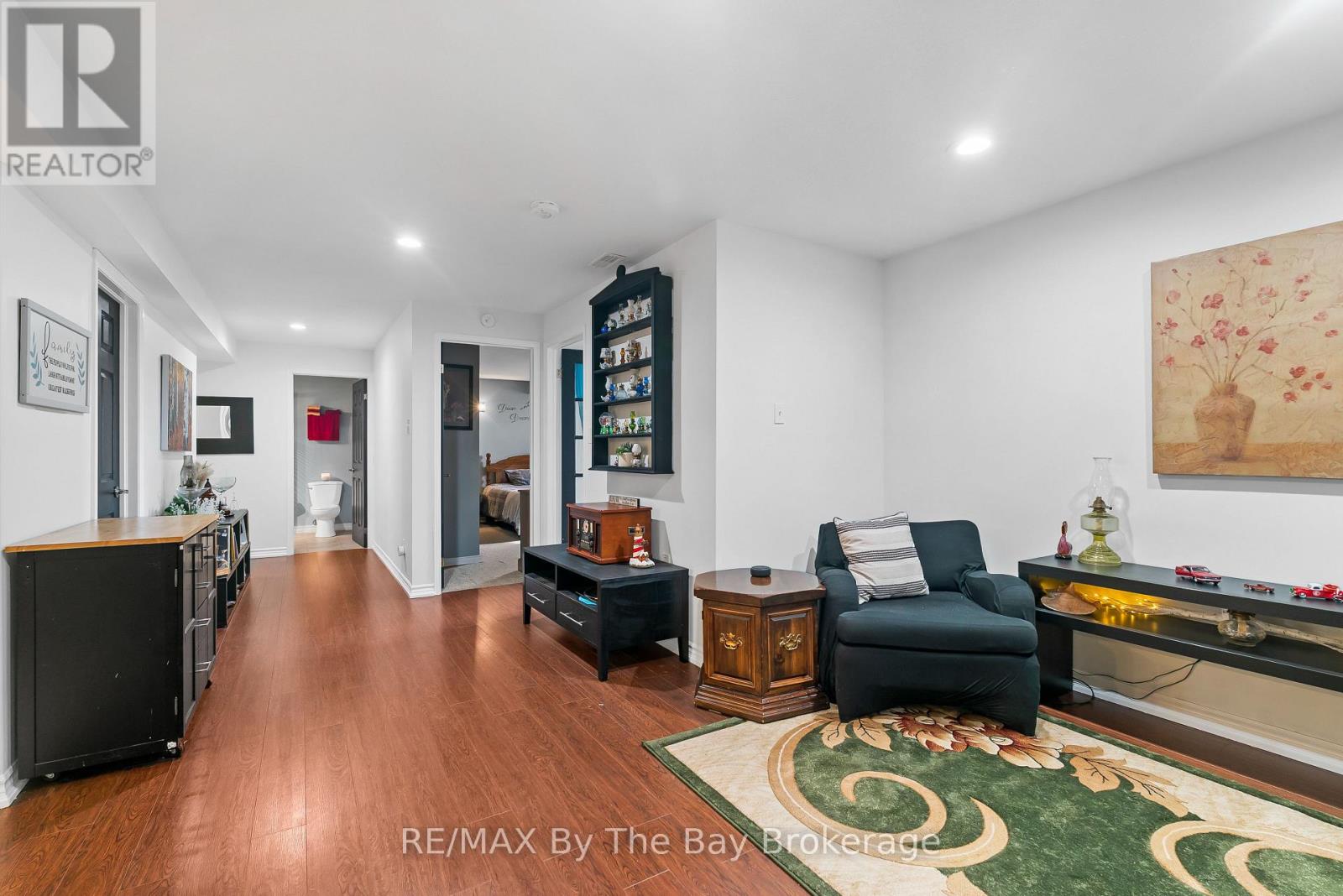 15 DEANNA DRIVE - 36