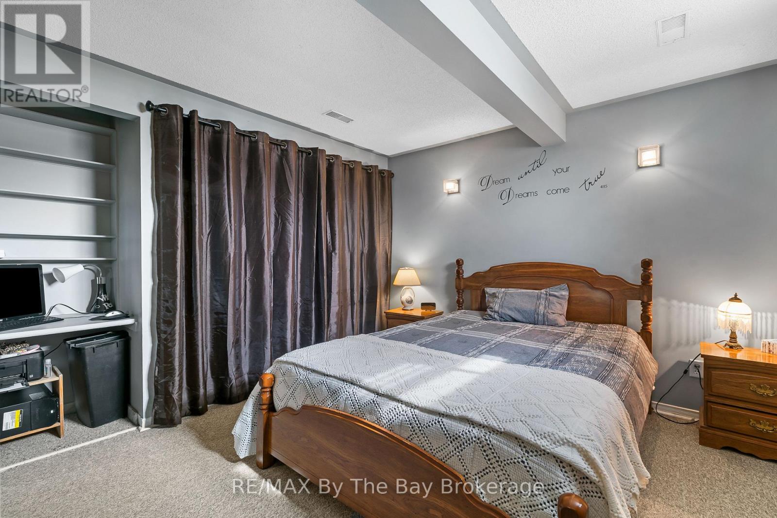 15 DEANNA DRIVE - 41