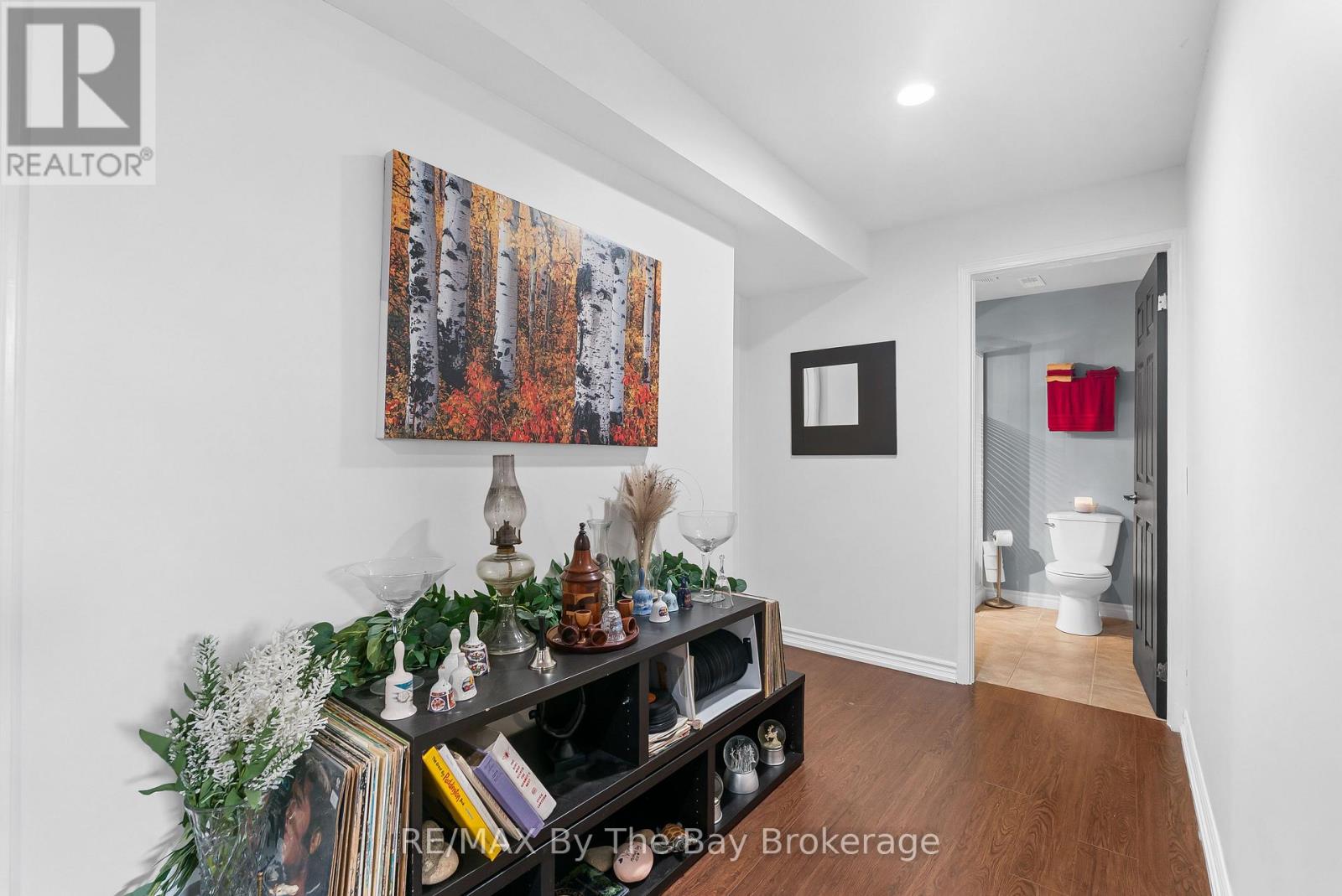 15 DEANNA DRIVE - 42