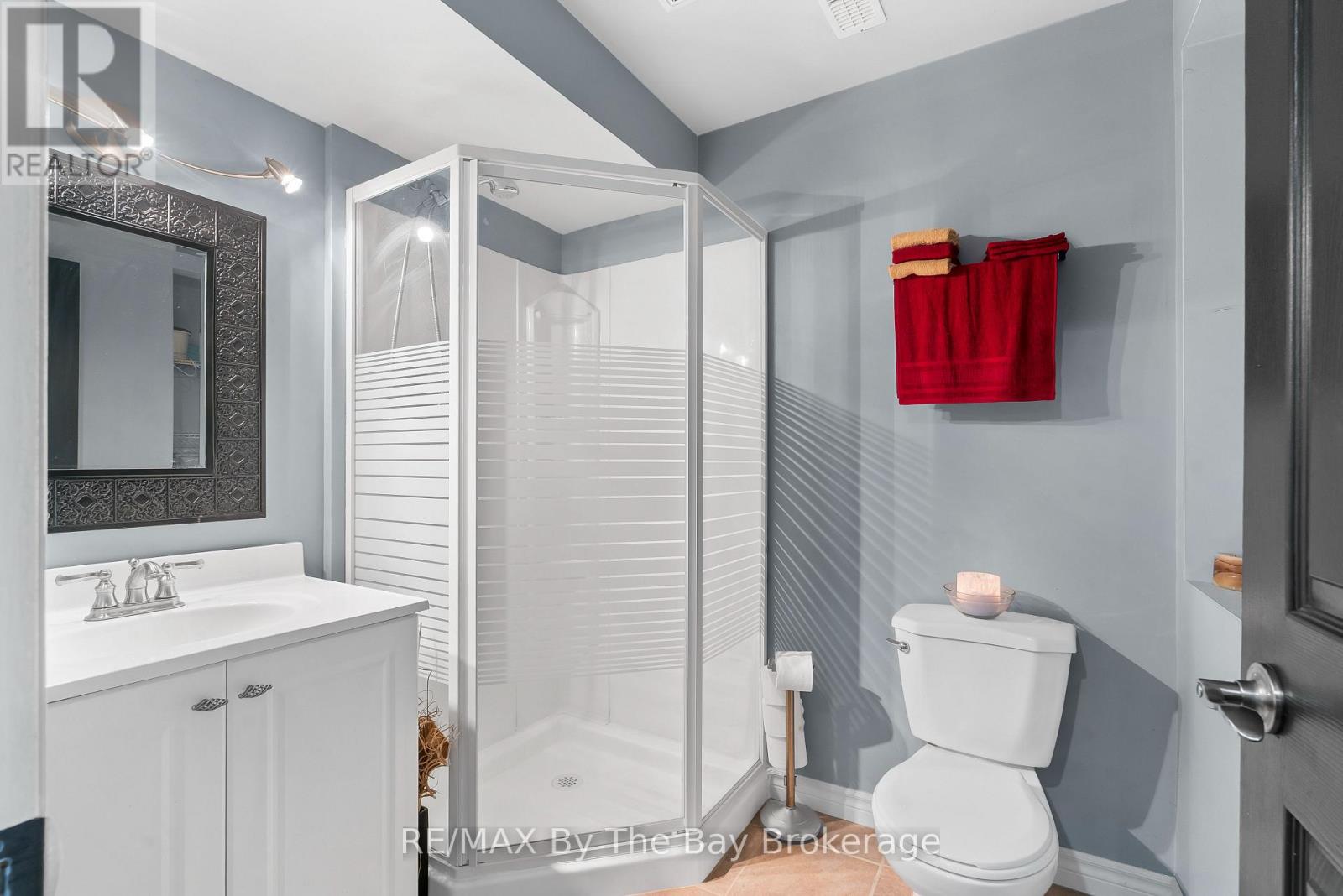 15 DEANNA DRIVE - 43