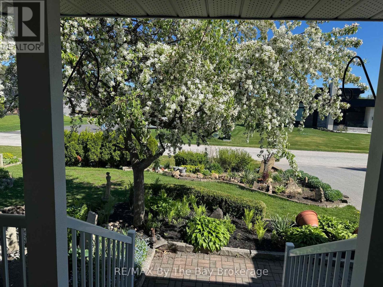 15 DEANNA DRIVE - 49