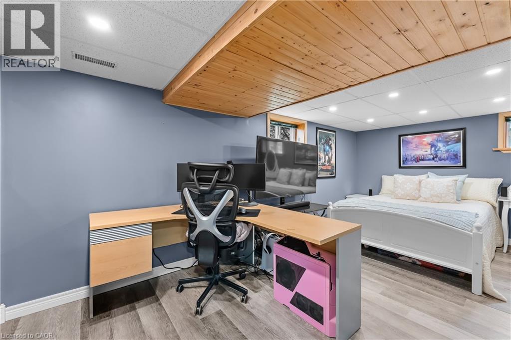 6396 LAURA CRESCENT - 25