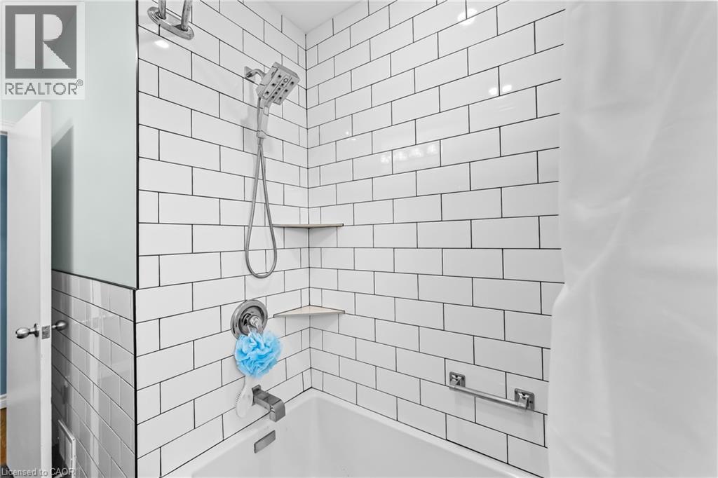 6396 LAURA CRESCENT - 19