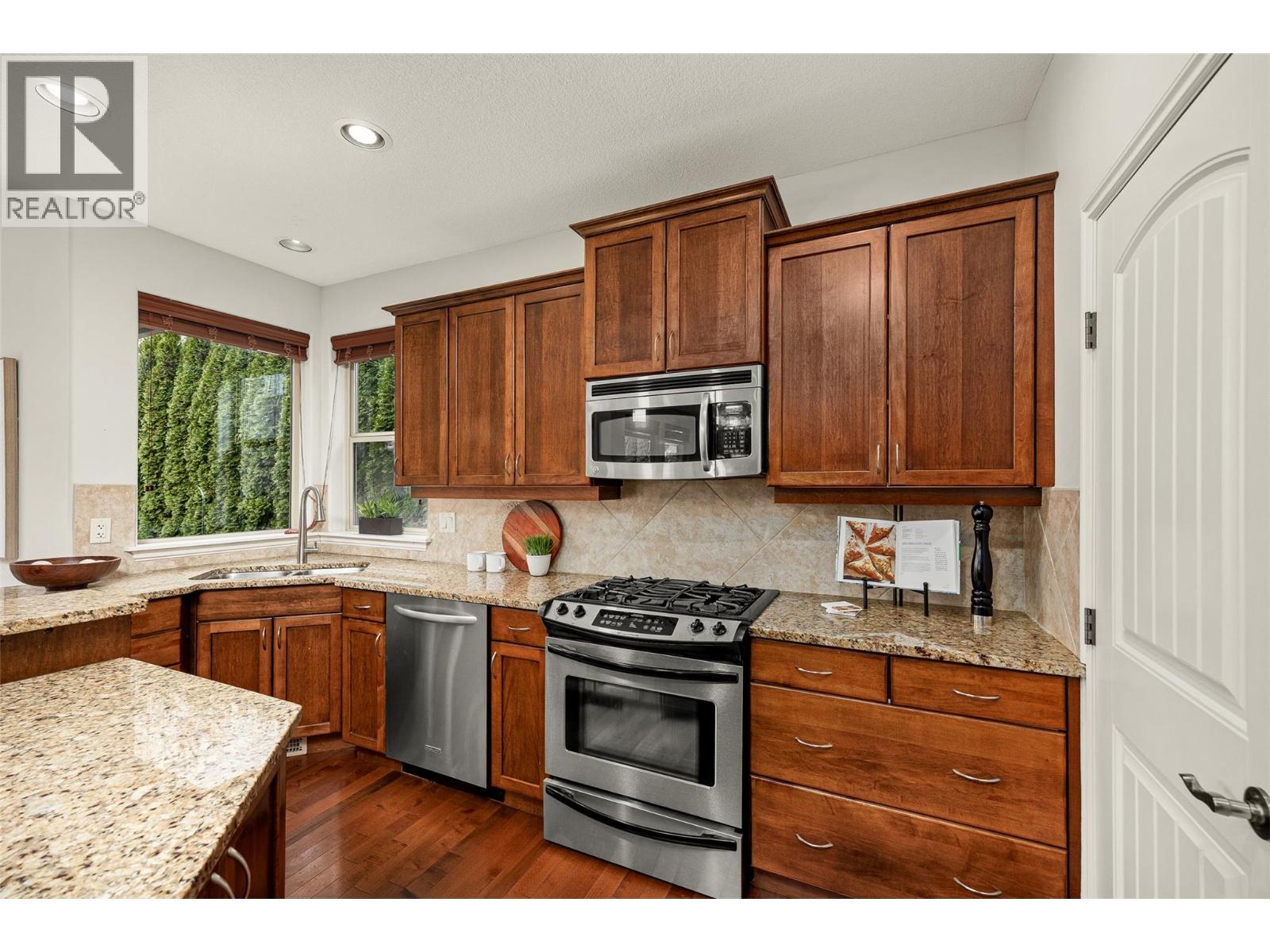  647 Peridot Place, Kelowna