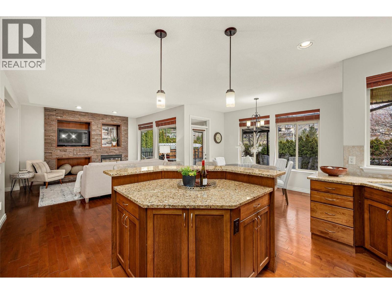  647 Peridot Place, Kelowna