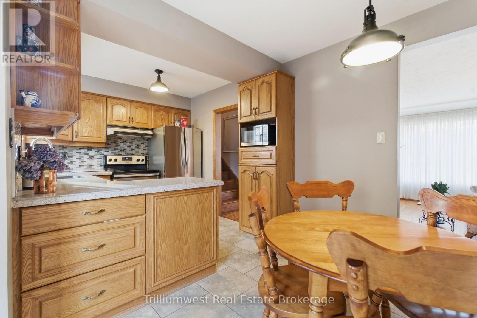 135 BURBANK ROAD - 16