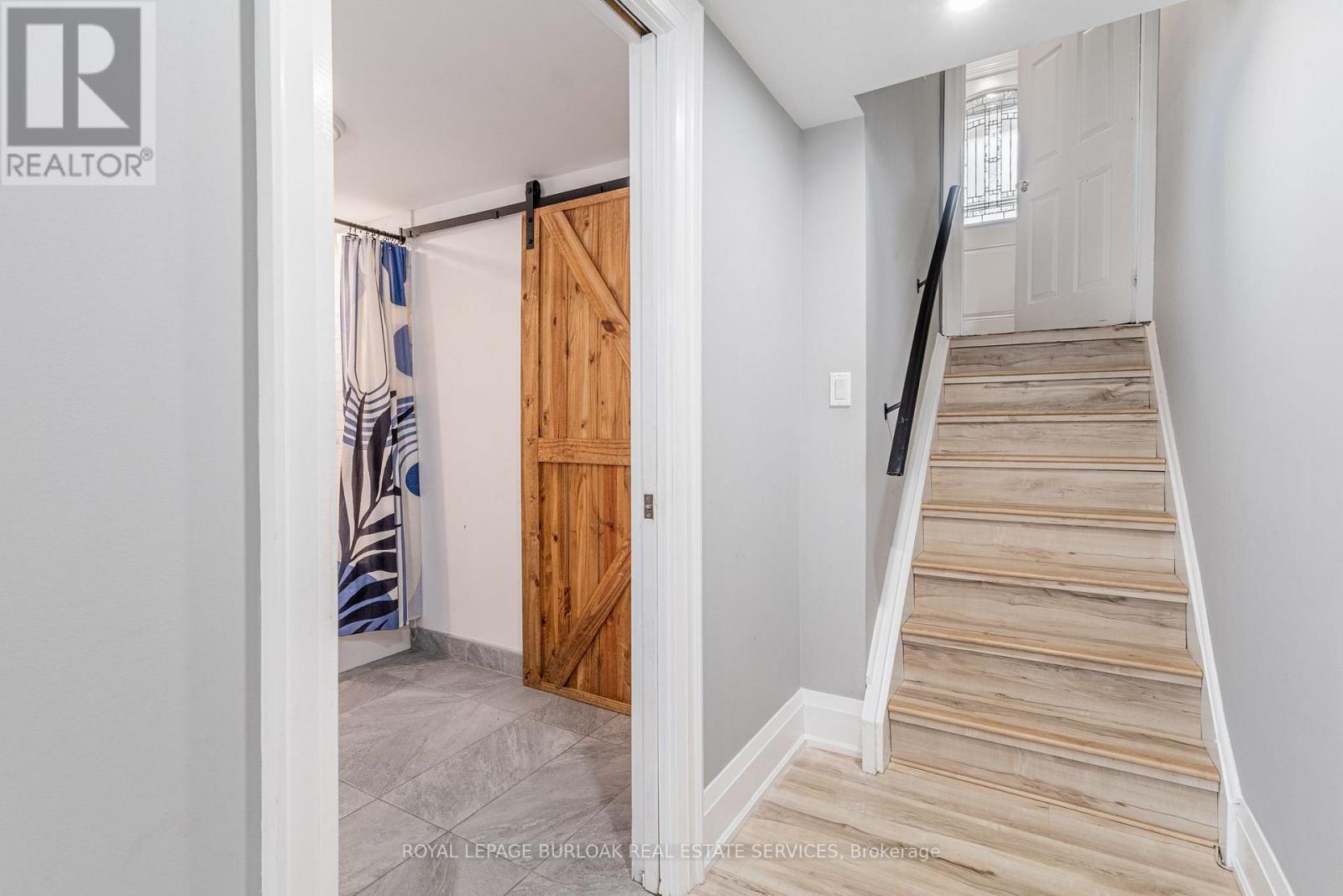 #43 2065 AMHERST HEIGHTS COURT - 17