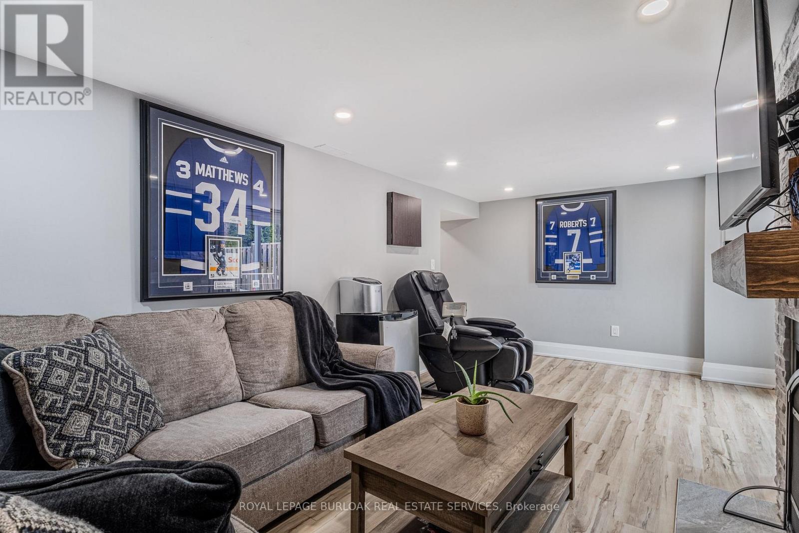 #43 2065 AMHERST HEIGHTS COURT - 20