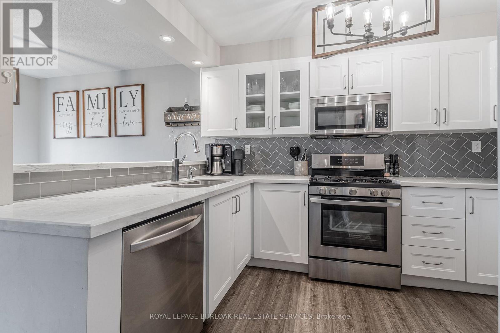 #43 2065 AMHERST HEIGHTS COURT - 5