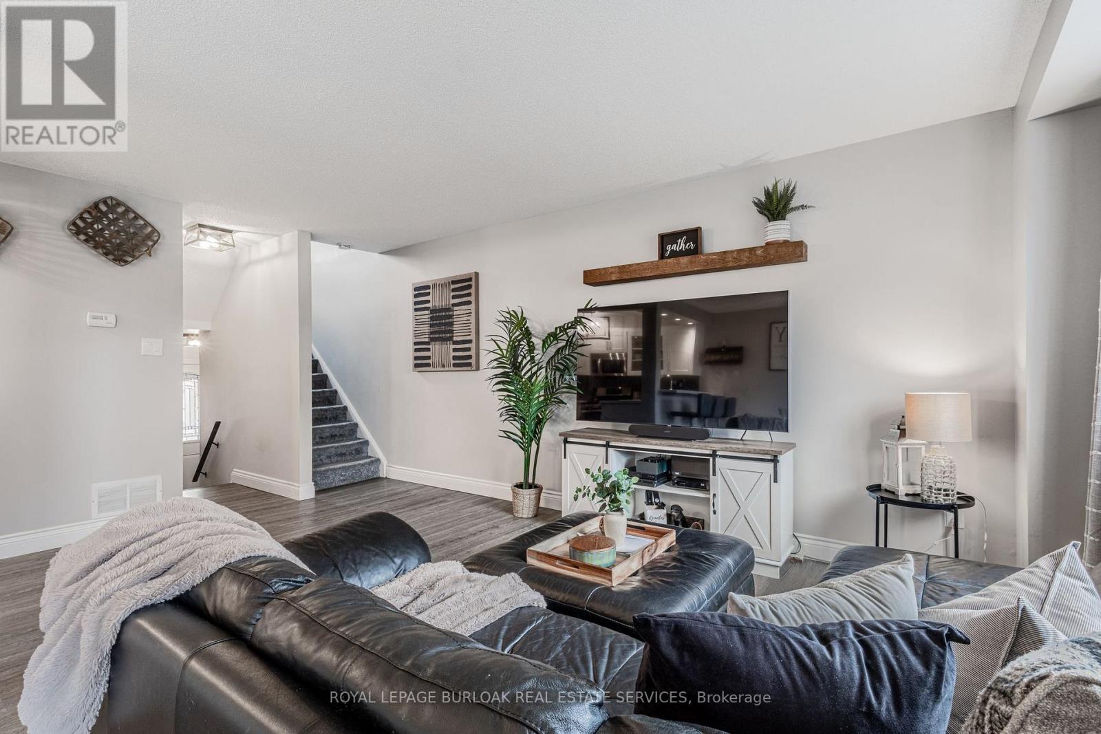 #43 2065 AMHERST HEIGHTS COURT - 9