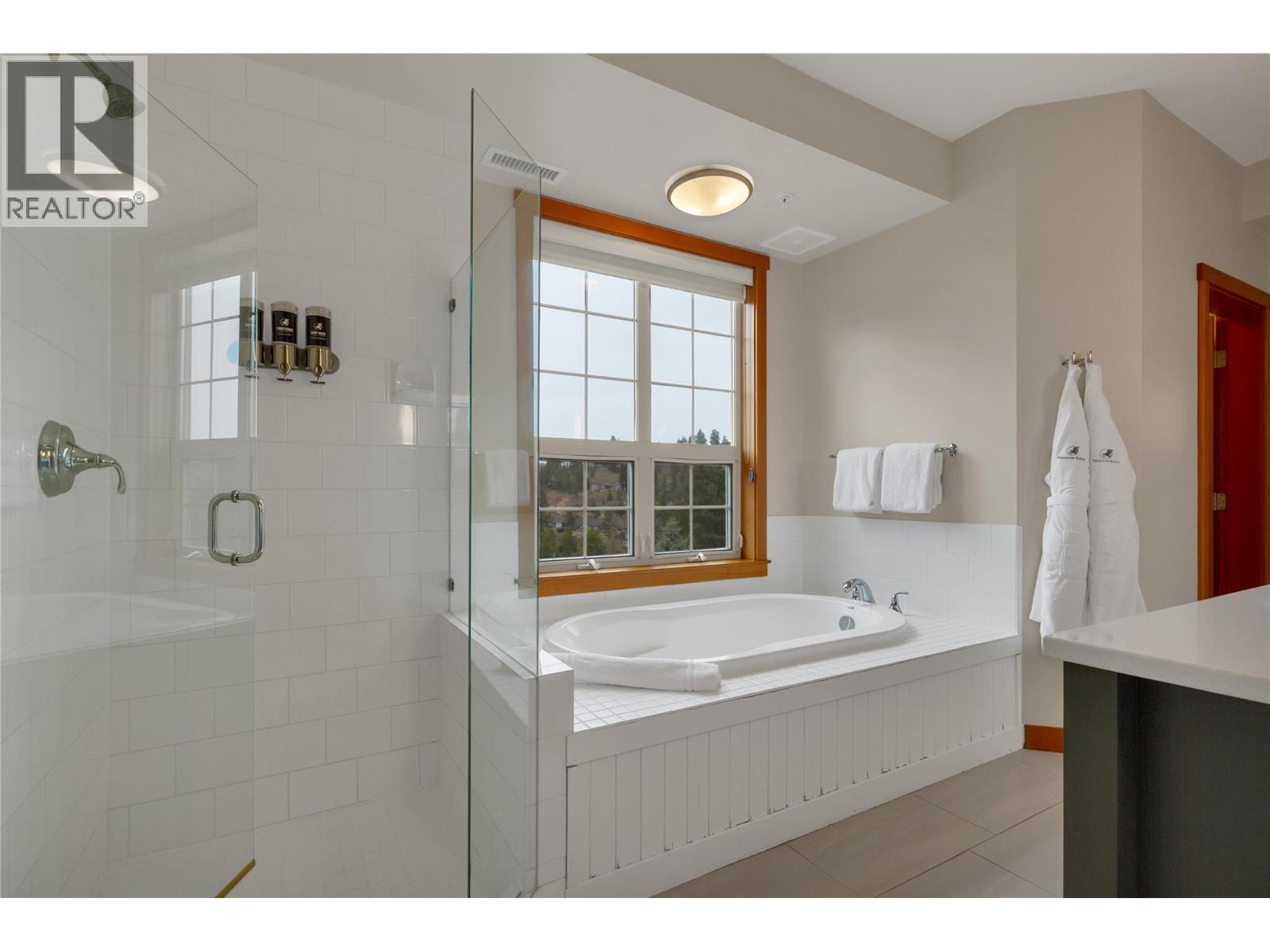 #422 105 VILLAGE CENTRE COURT - 19