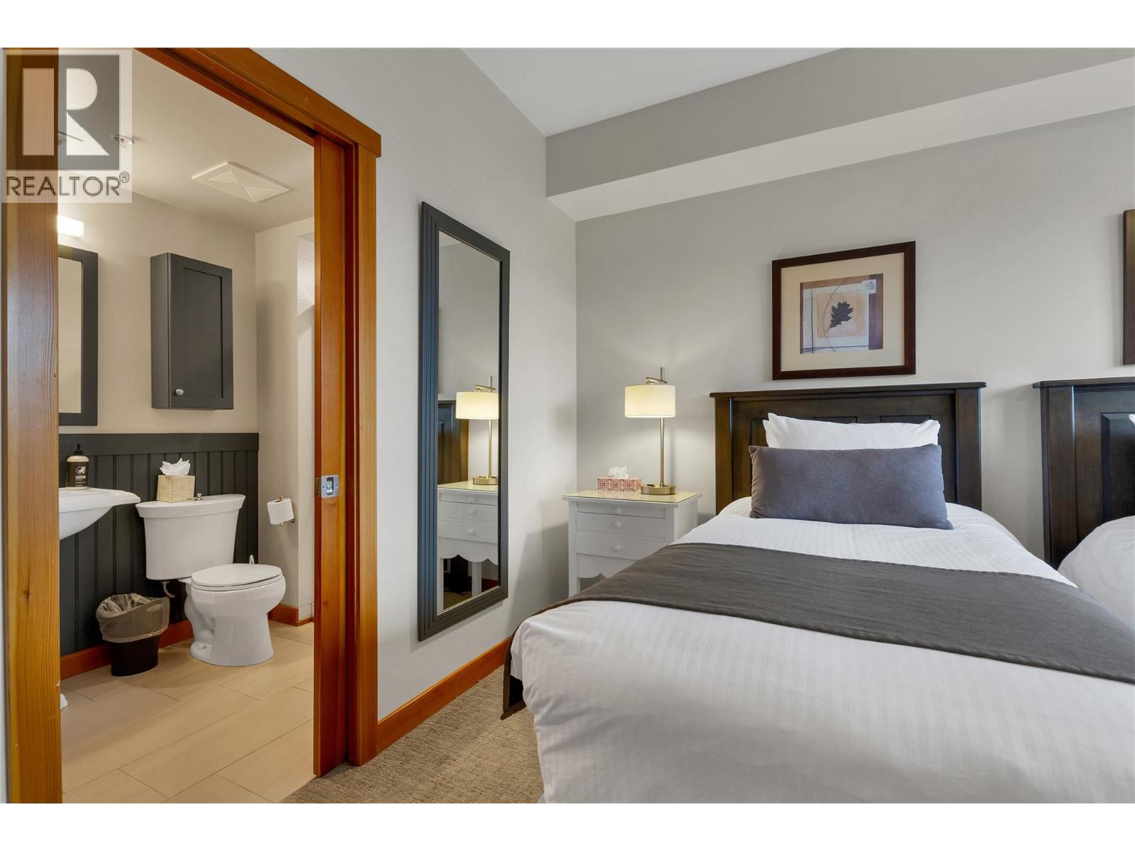 #422 105 VILLAGE CENTRE COURT - 28