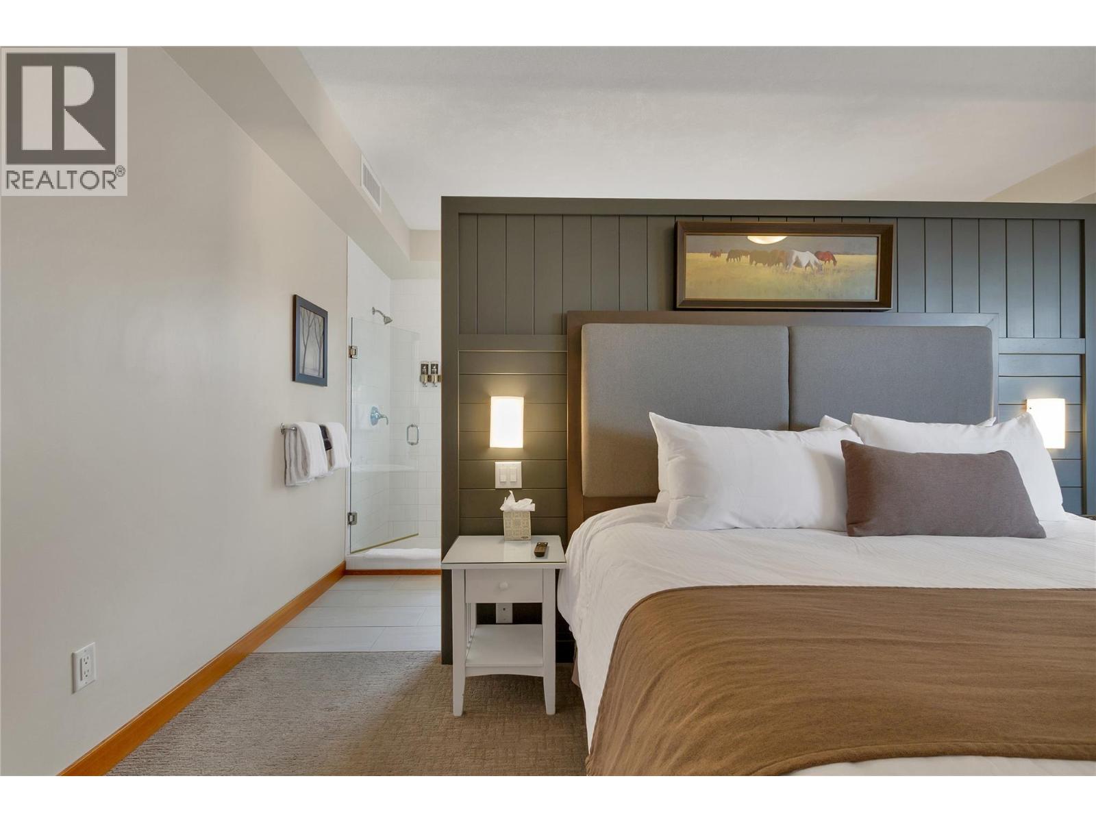 #422 105 VILLAGE CENTRE COURT - 27