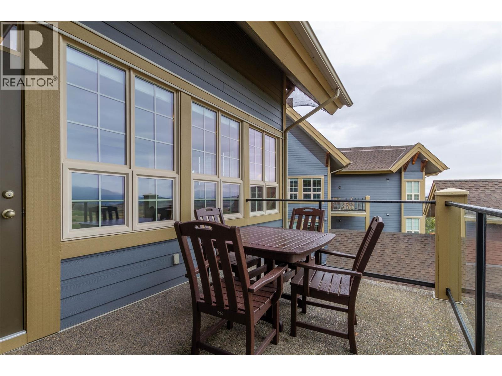 #422 105 VILLAGE CENTRE COURT - 16