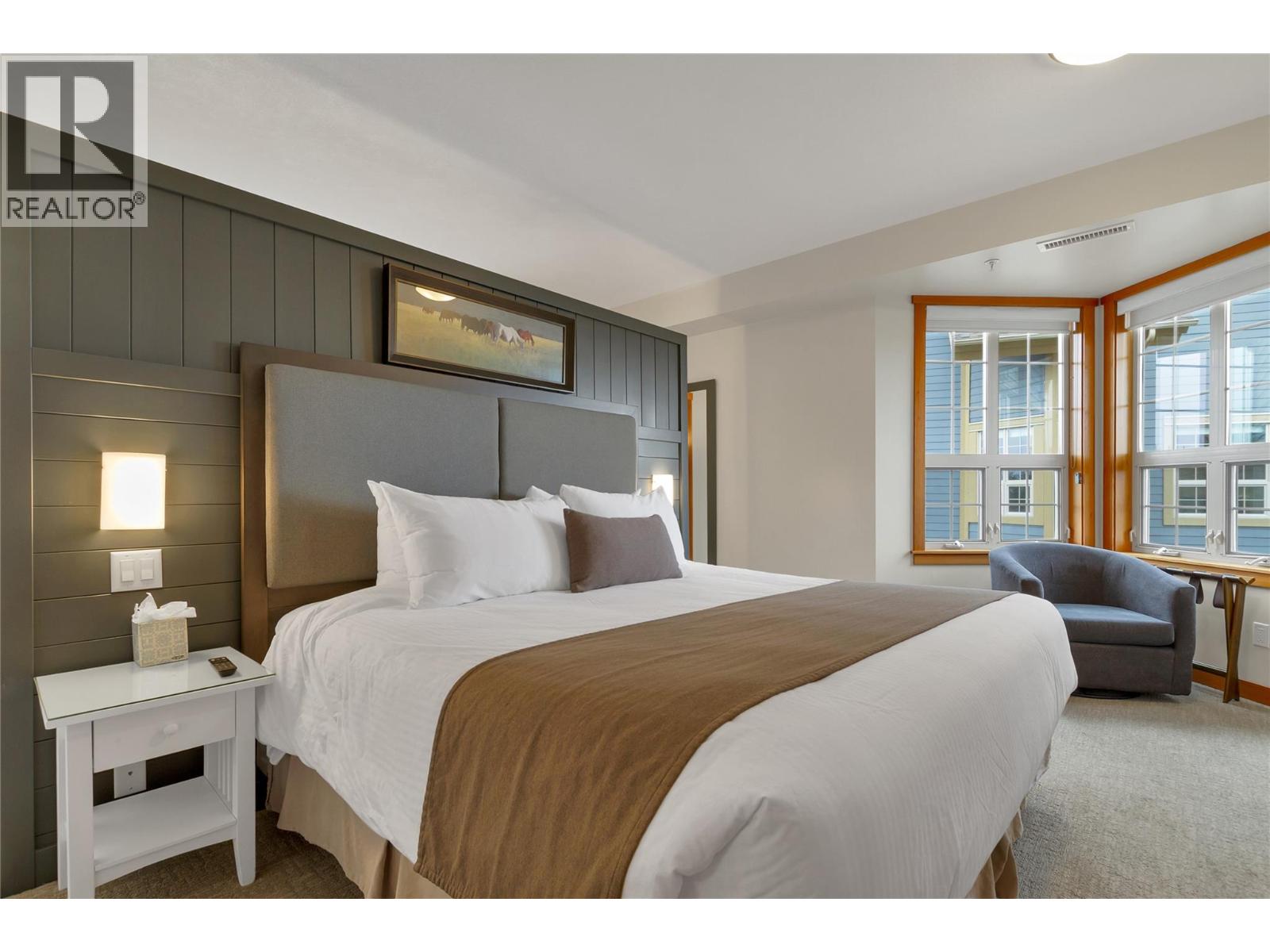 #422 105 VILLAGE CENTRE COURT - 26