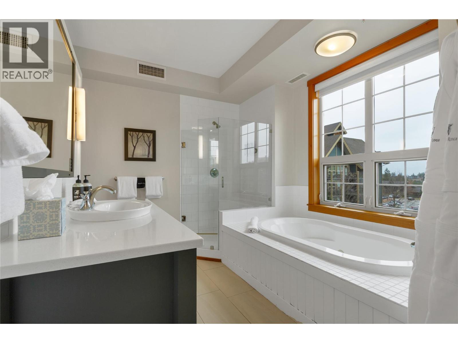 #422 105 VILLAGE CENTRE COURT - 20