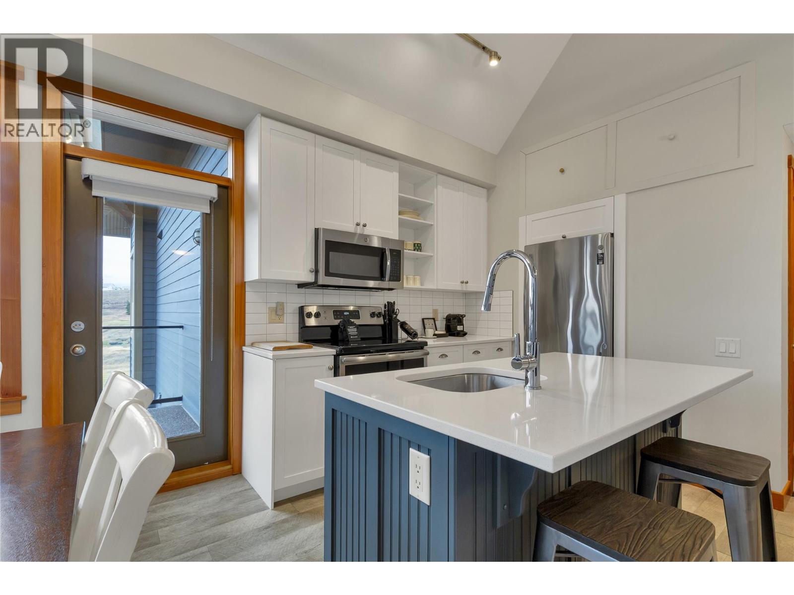 #422 105 VILLAGE CENTRE COURT - 10