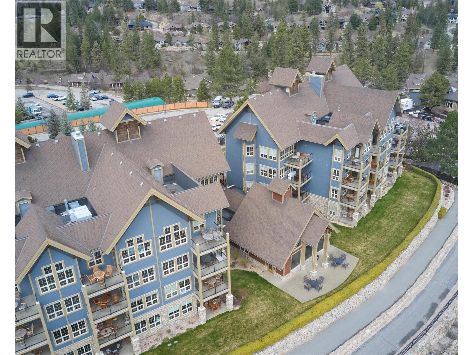 #422 105 VILLAGE CENTRE COURT - 38