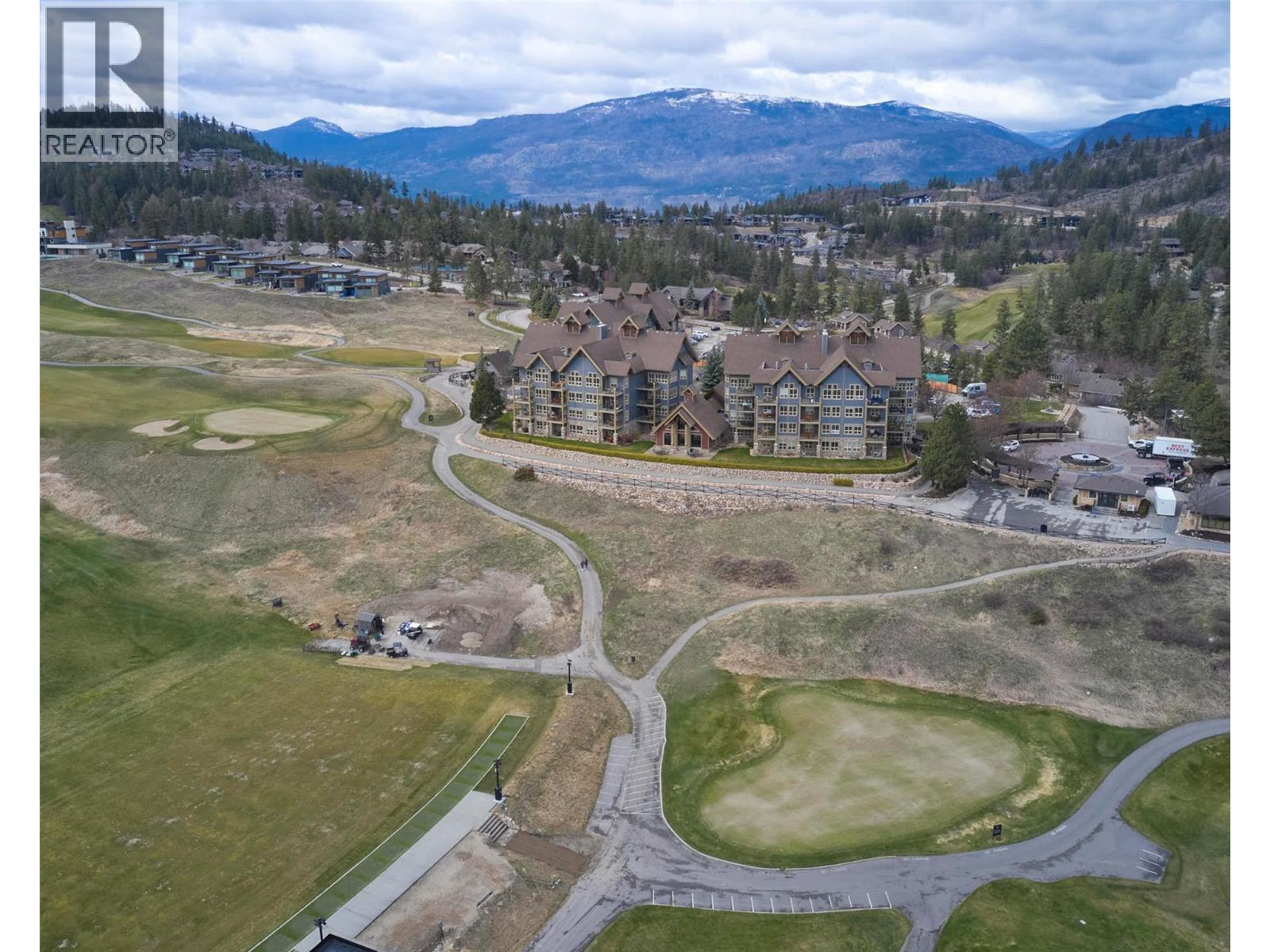 #422 105 VILLAGE CENTRE COURT - 41