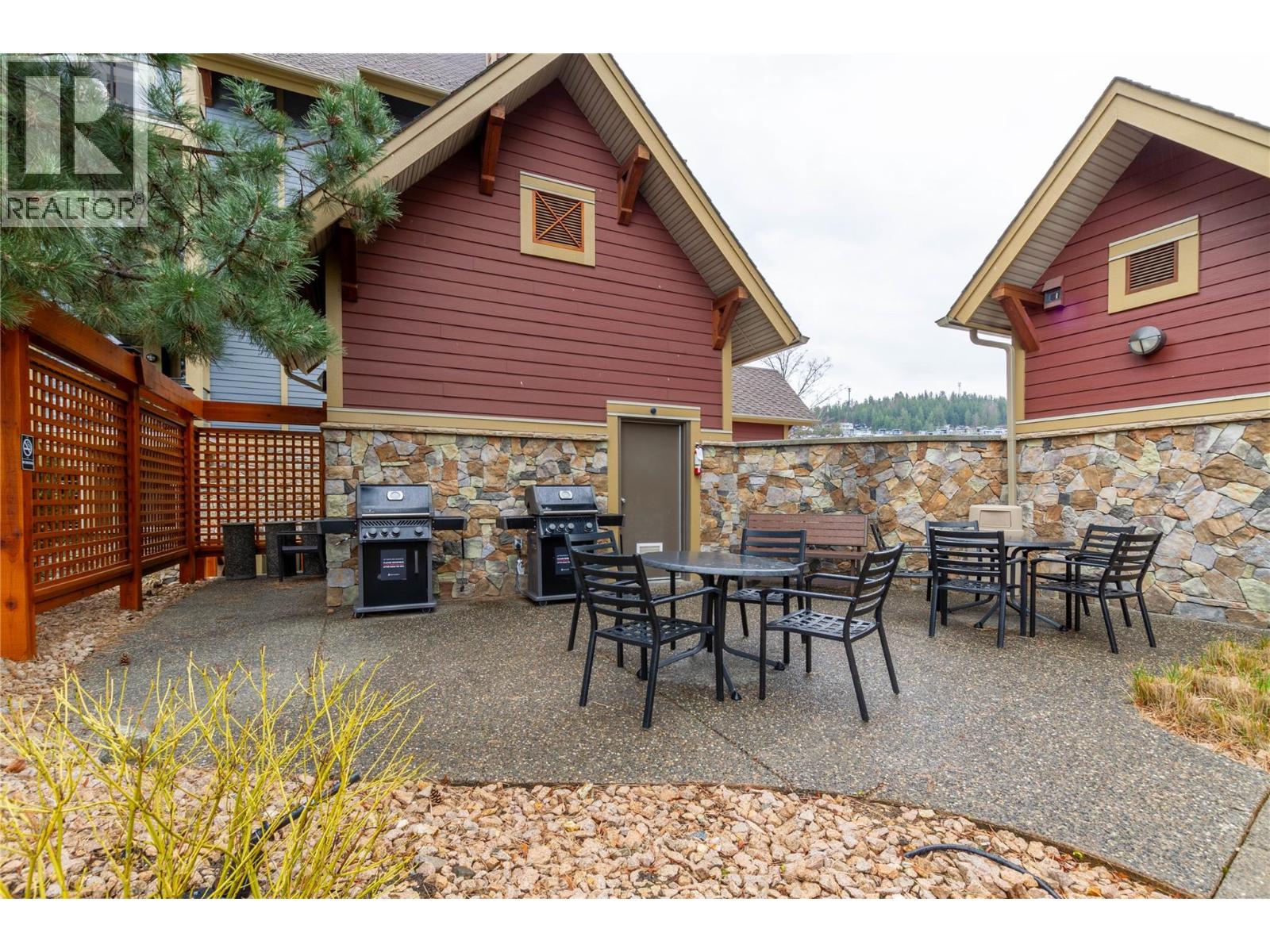 #422 105 VILLAGE CENTRE COURT - 45