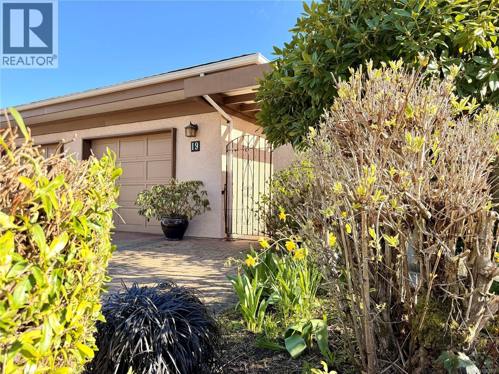 19 901 Kentwood Lane - photo 2