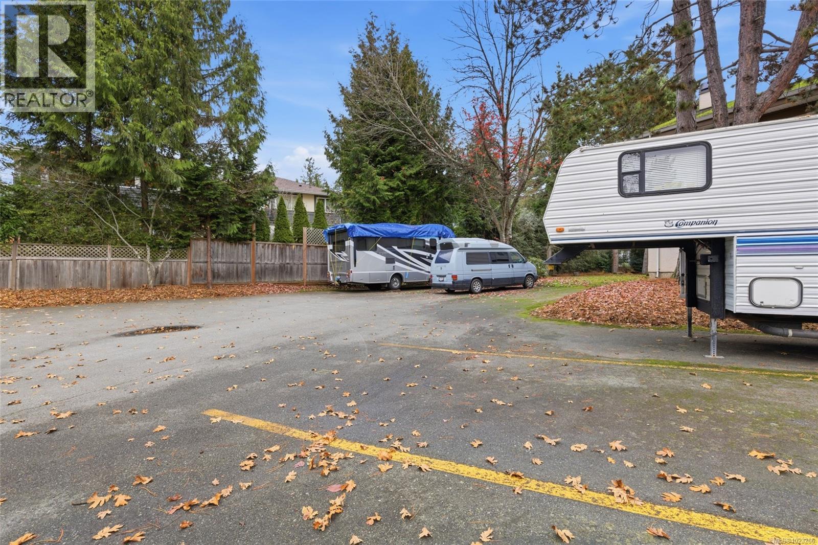 #19 901 KENTWOOD LANE - 38