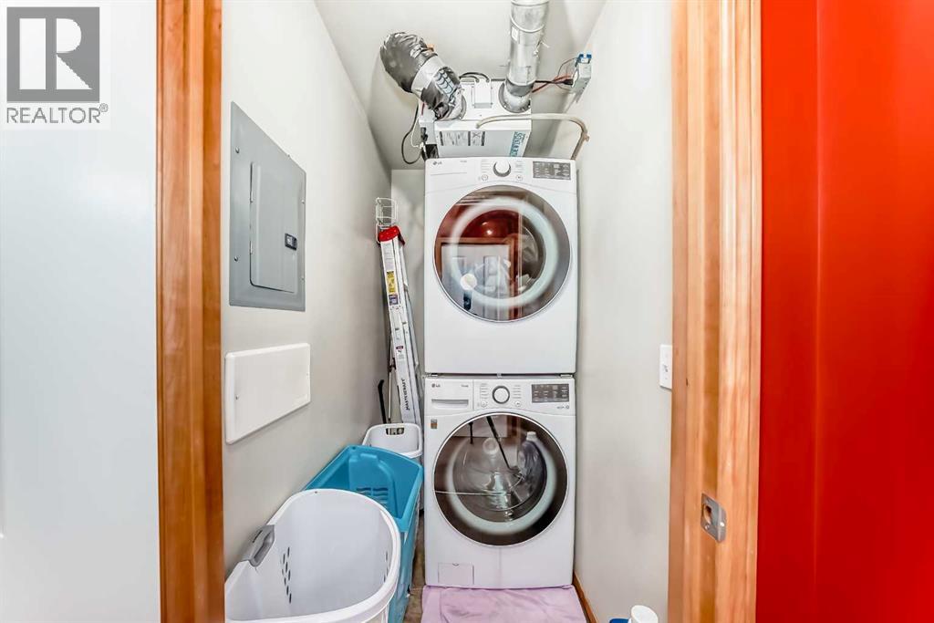 Single Family House Bungalow for Sale in   Everridge Square SW Evergreen Calgary 