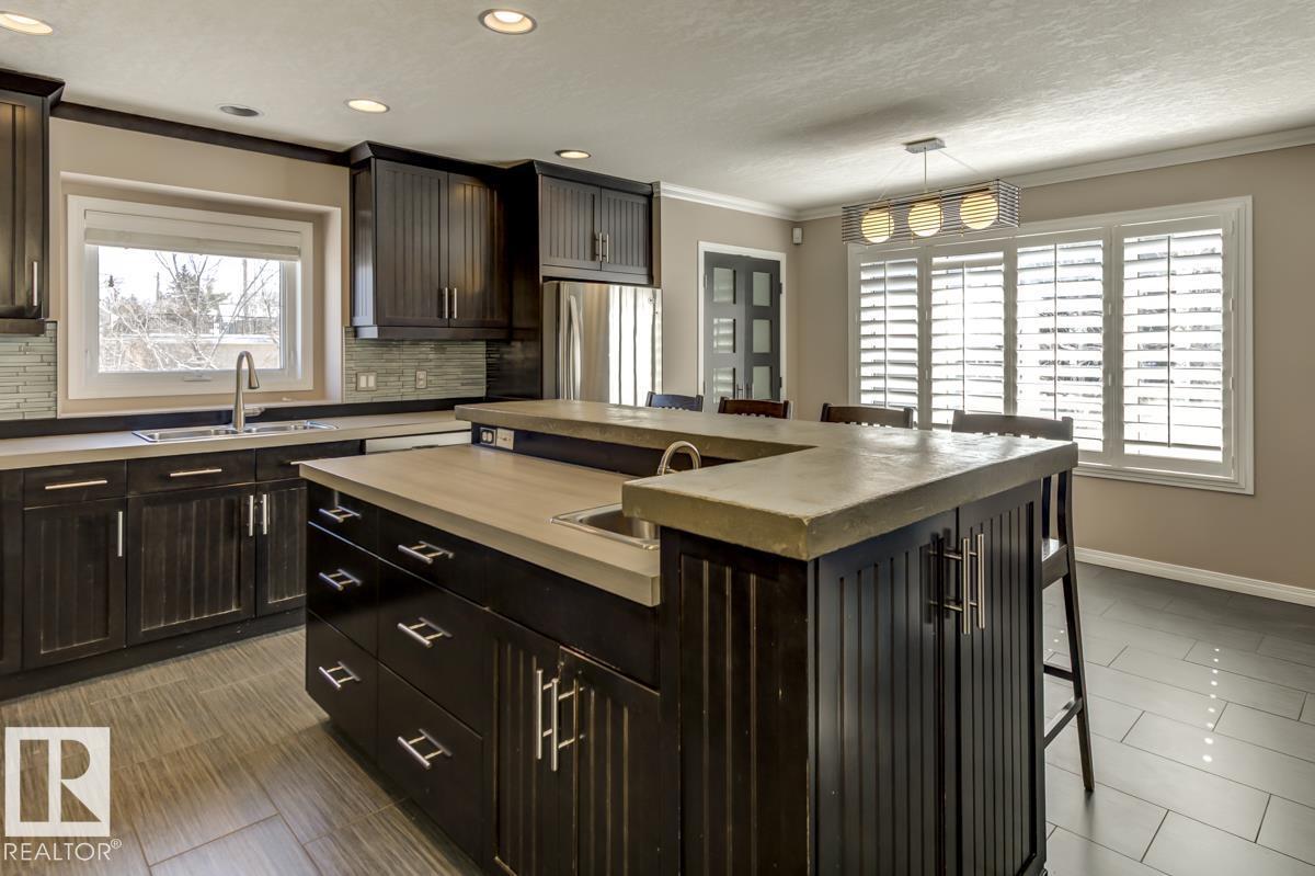 10519 87 AV NW, Edmonton