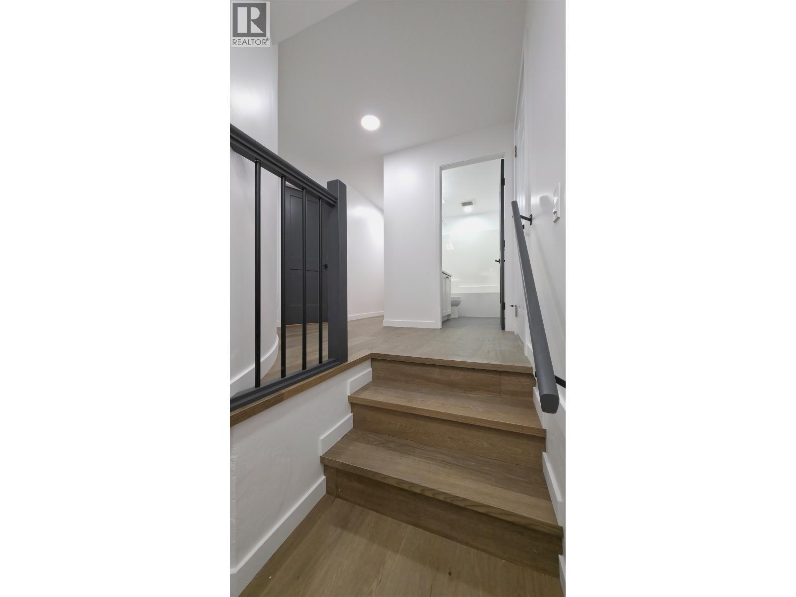 7960 SUTLEY ROAD - 23