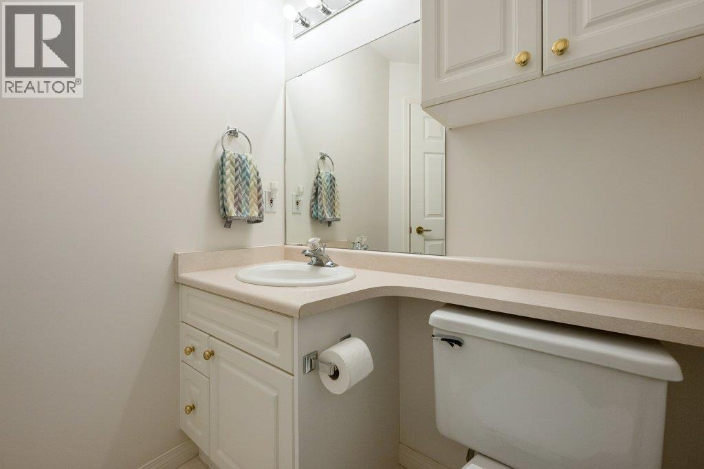 6514 Meadows Drive Unit# 4, Oliver