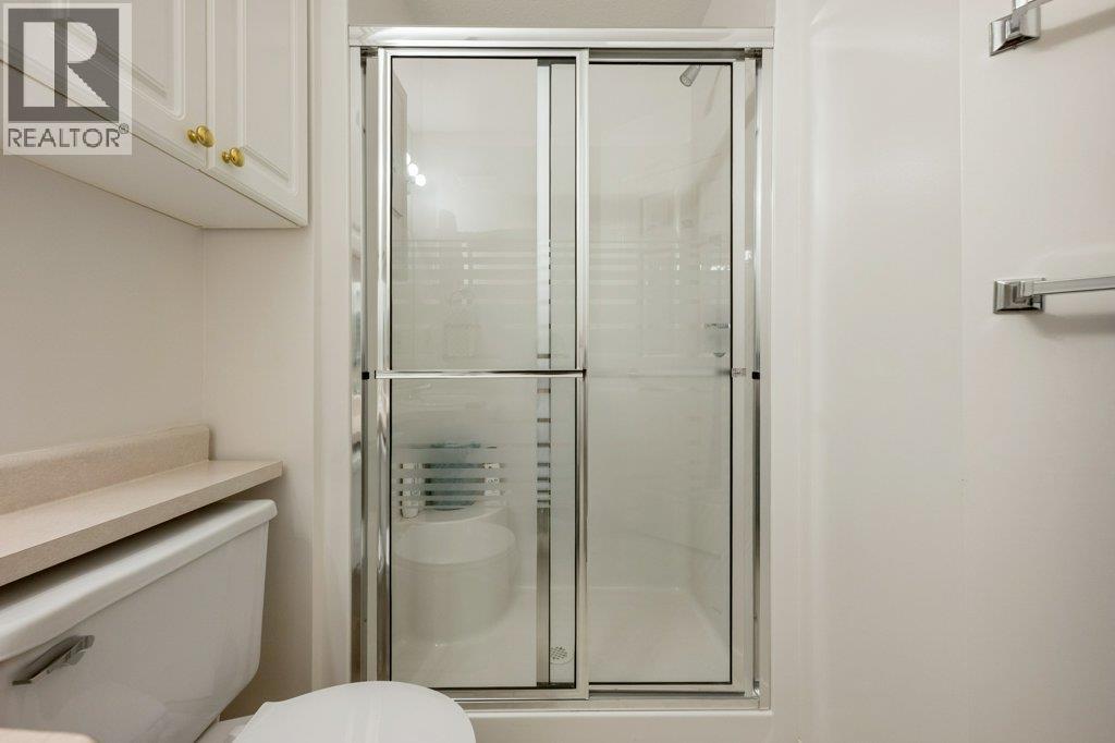 6514 Meadows Drive Unit# 4, Oliver